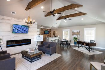 Onsite clubhouse and complimentary wifi in amenity space